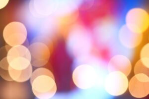 子どもの撮影における明るさ自動調整の方法は？