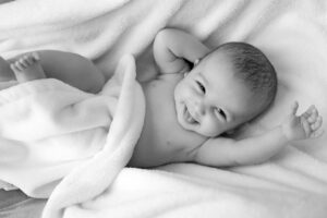 赤ちゃんの笑顔を撮影するベストなタイミングは？