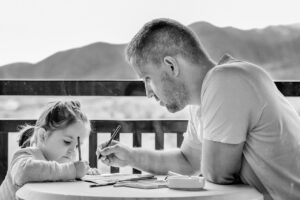 子供の写真を加工してSNSに投稿する際の注意点は？
